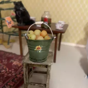 Миниатюрное ведро эмалированное